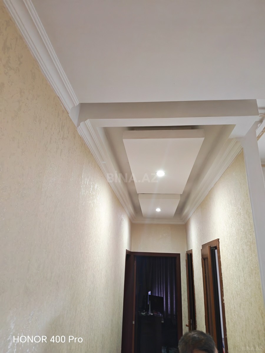 3 otaqlı Köhnə tikili, Neftçilər m., Bakı