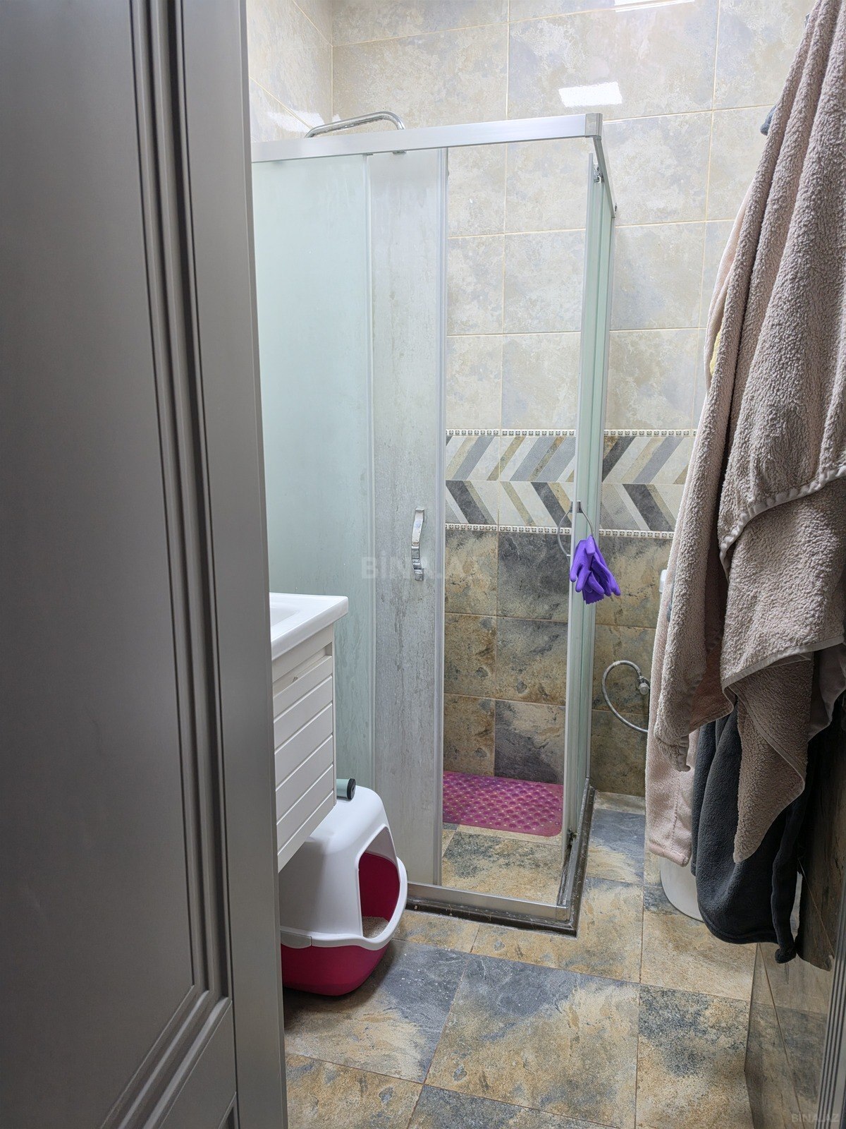 3 otaqlı Köhnə tikili, Elmlər Akademiyası m., Bakı