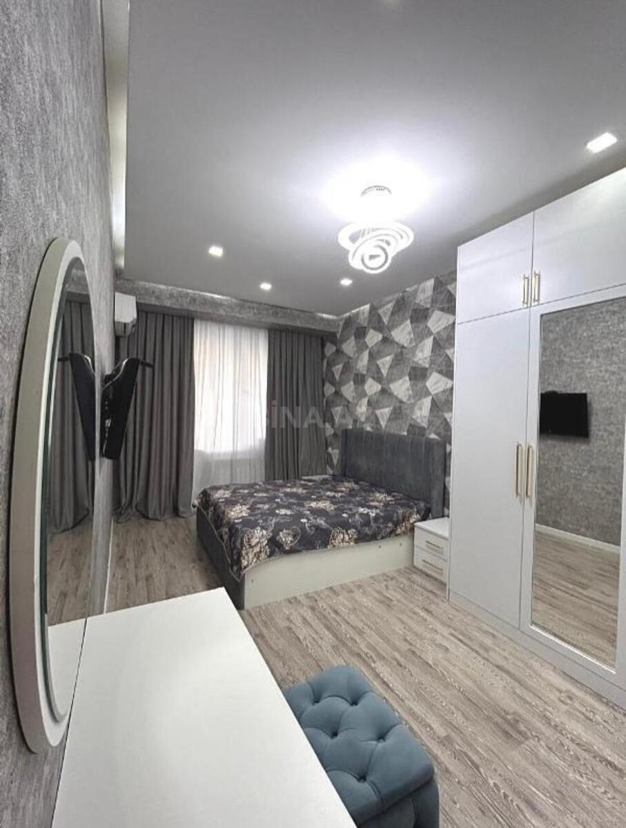 3 otaqlı Köhnə tikili, Memar Əcəmi m., Bakı