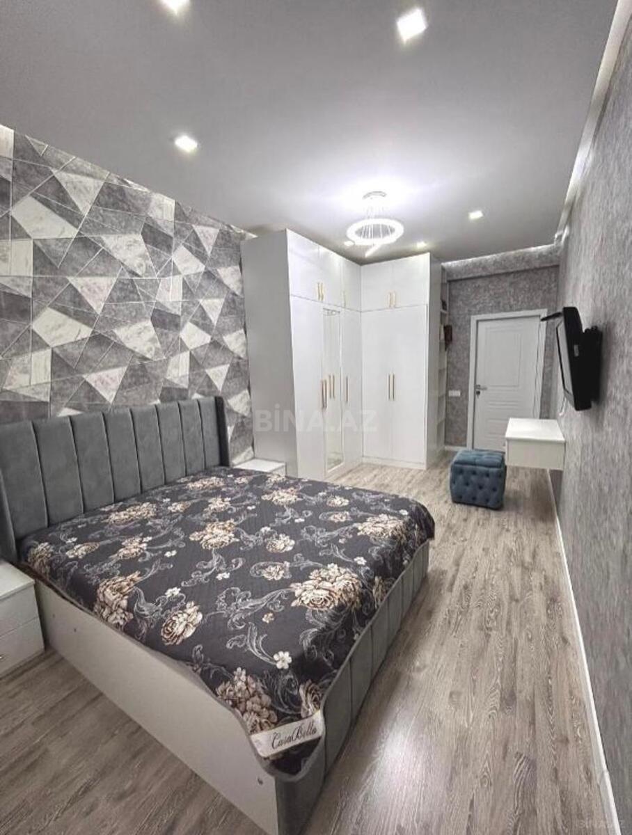 3 otaqlı Köhnə tikili, Memar Əcəmi m., Bakı