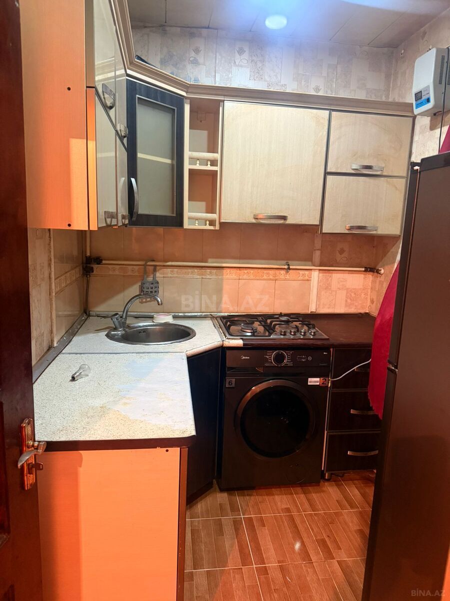 2 otaqlı Köhnə tikili, Memar Əcəmi m., Bakı