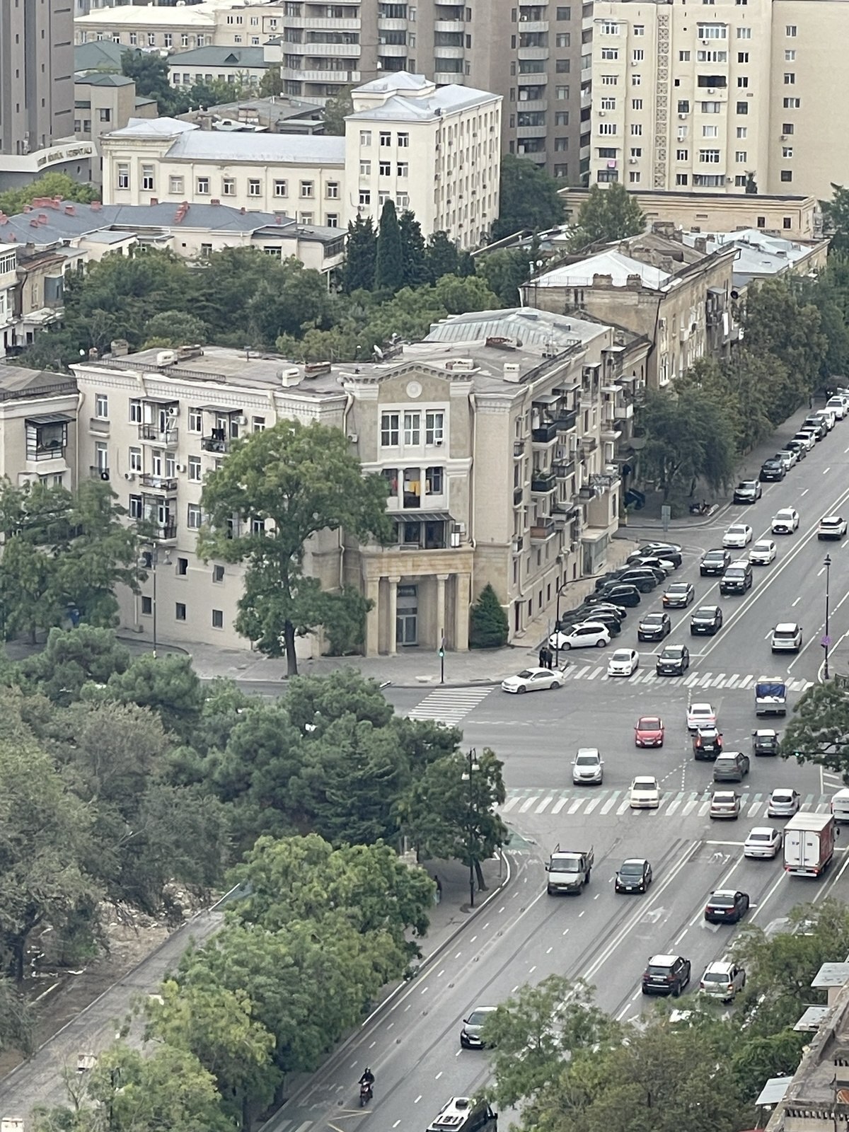 3 otaqlı Yeni tikili, Elmlər Akademiyası m., Bakı