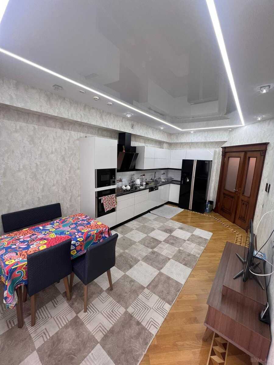 4 otaqlı Yeni tikili, 28 May m., Bakı