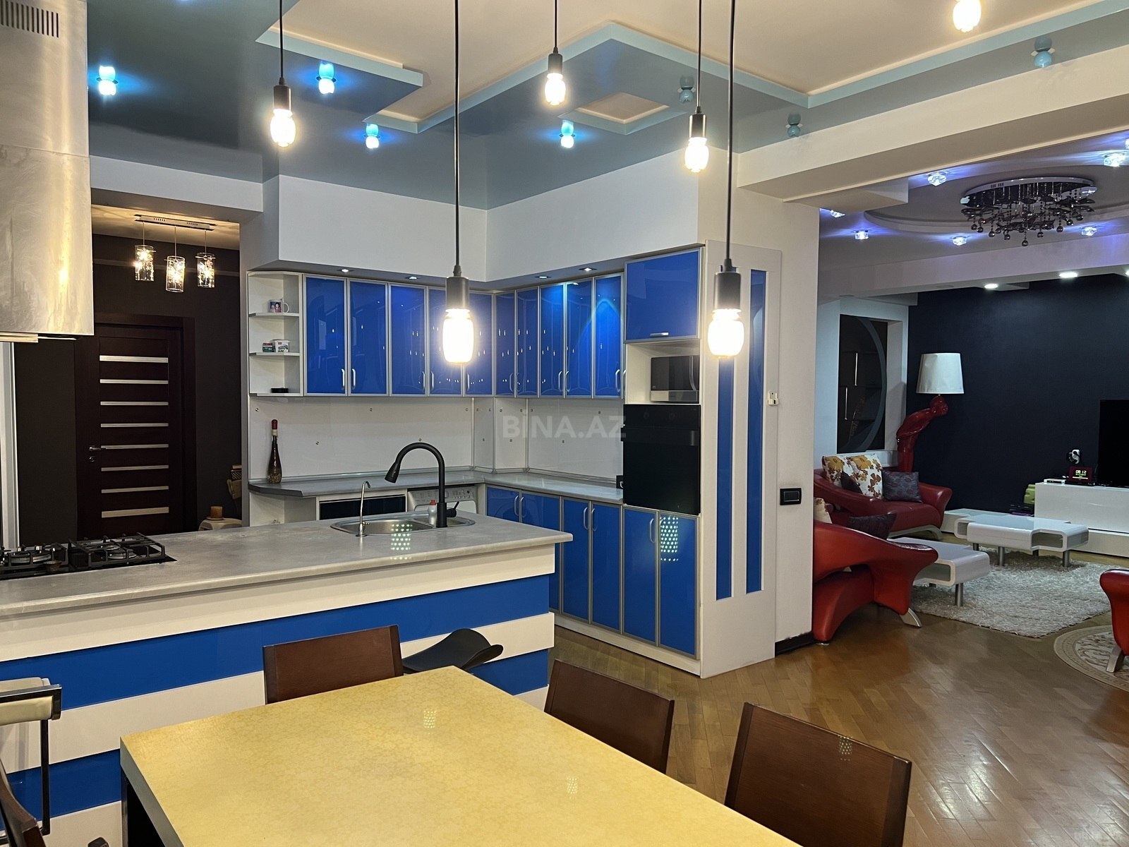 6 otaqlı Yeni tikili, 8 Noyabr m., Bakı