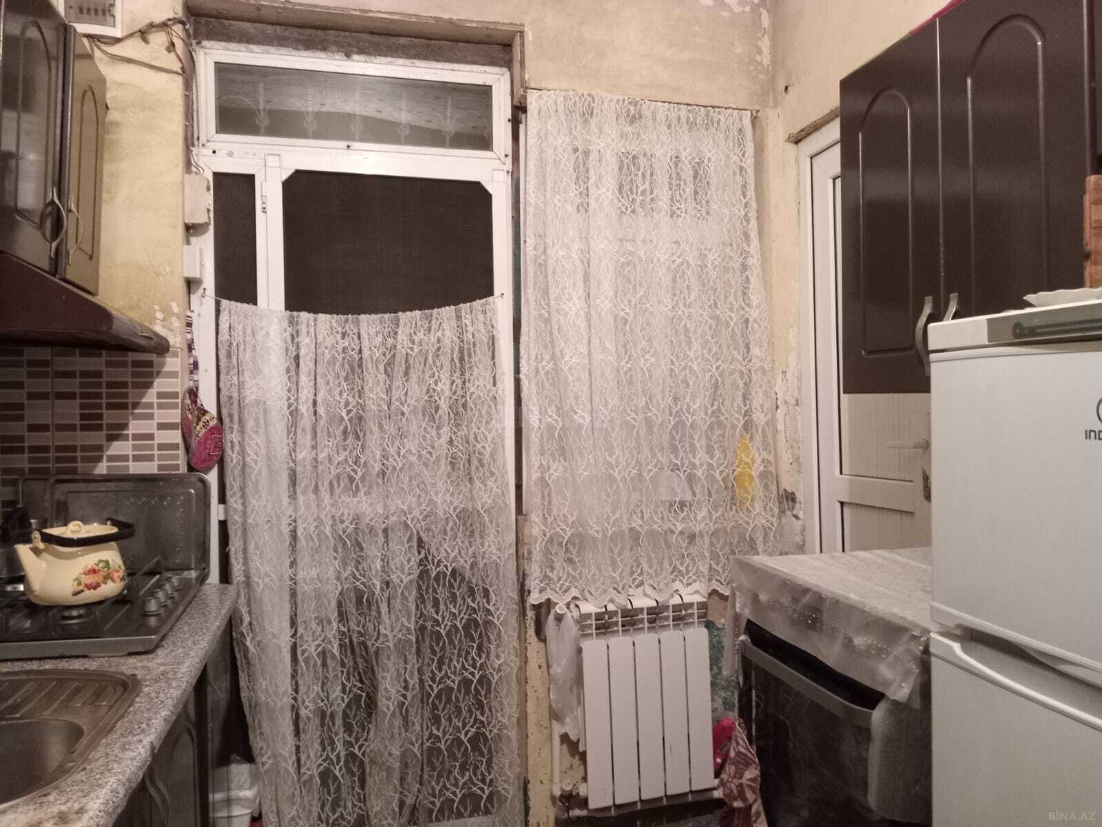 2 otaqlı Köhnə tikili, Bakıxanov q., Bakı