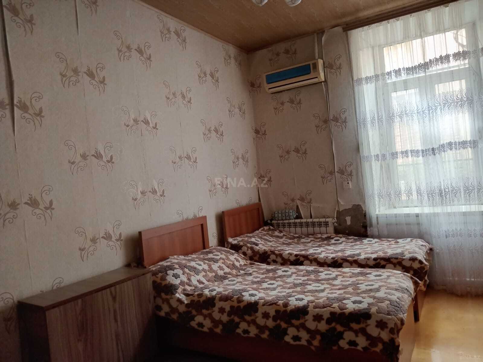 2 otaqlı Köhnə tikili, Bakıxanov q., Bakı
