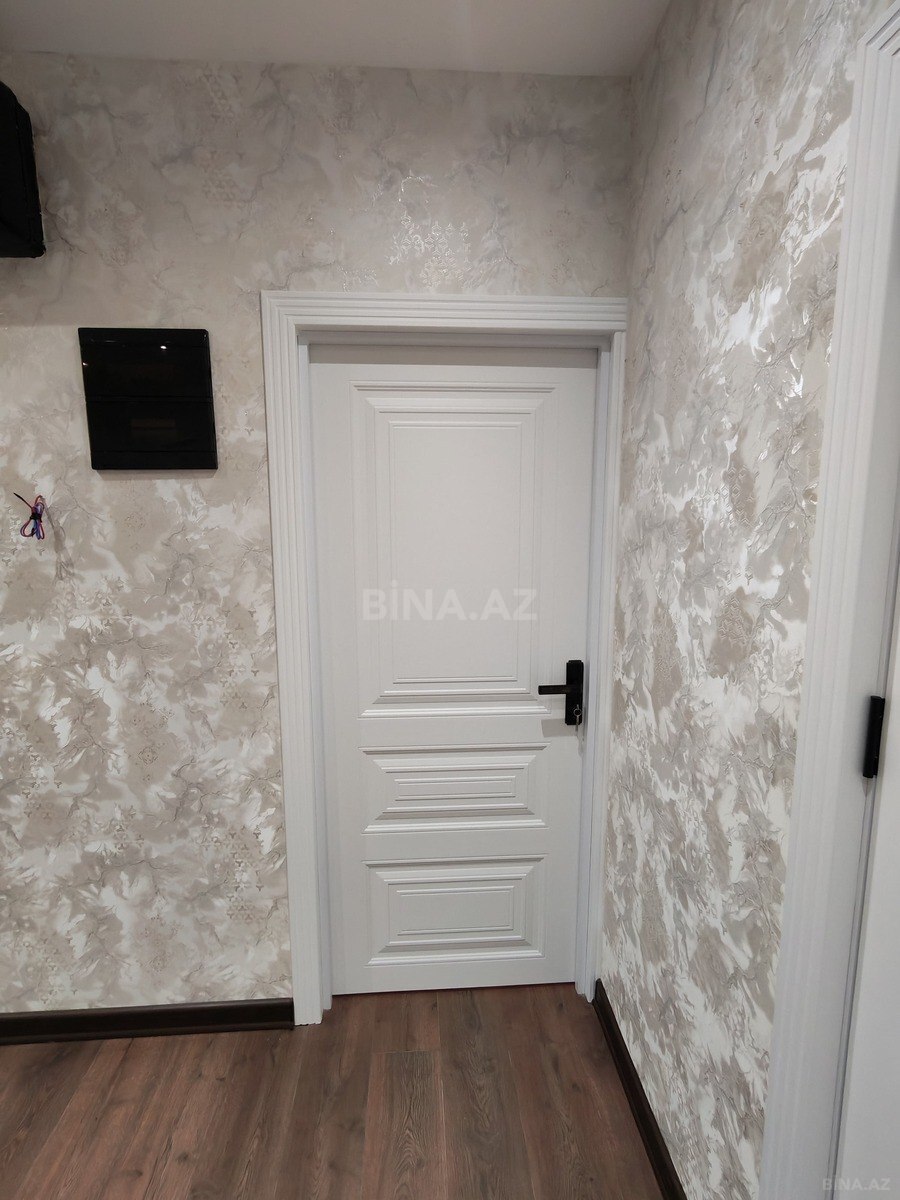 3 otaqlı Köhnə tikili, Xalqlar Dostluğu m., Bakı