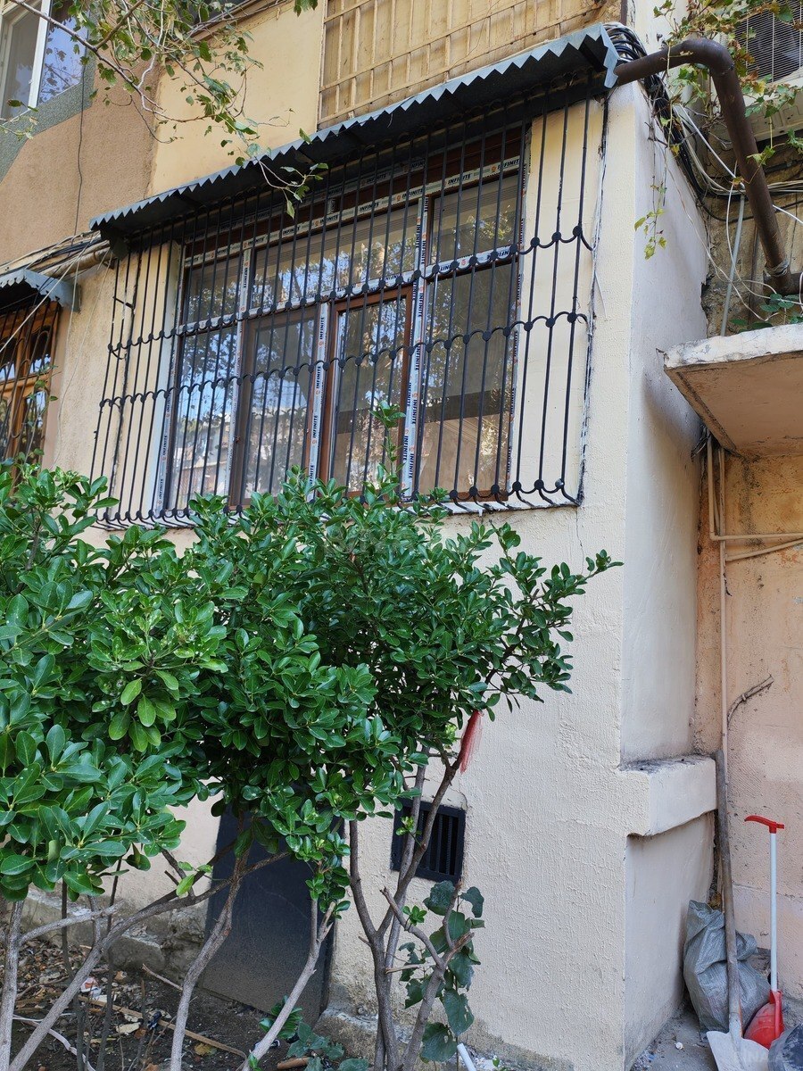 3 otaqlı Köhnə tikili, Xalqlar Dostluğu m., Bakı