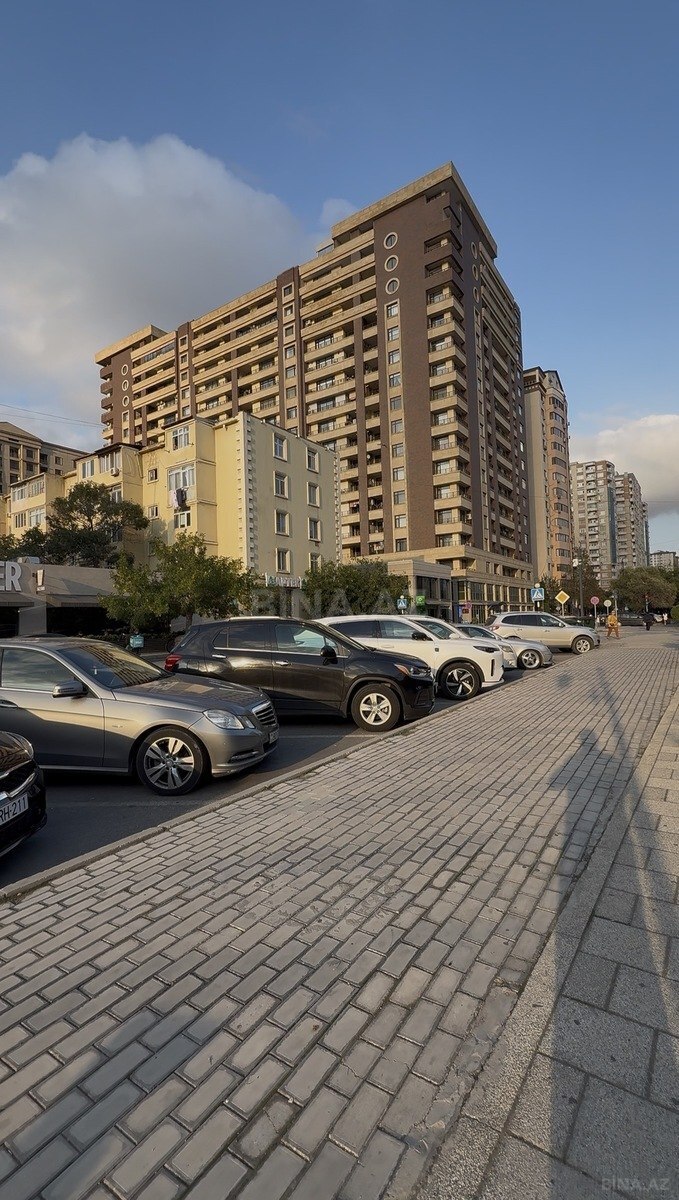 4 otaqlı Yeni tikili, Şah İsmayıl Xətai m., Bakı
