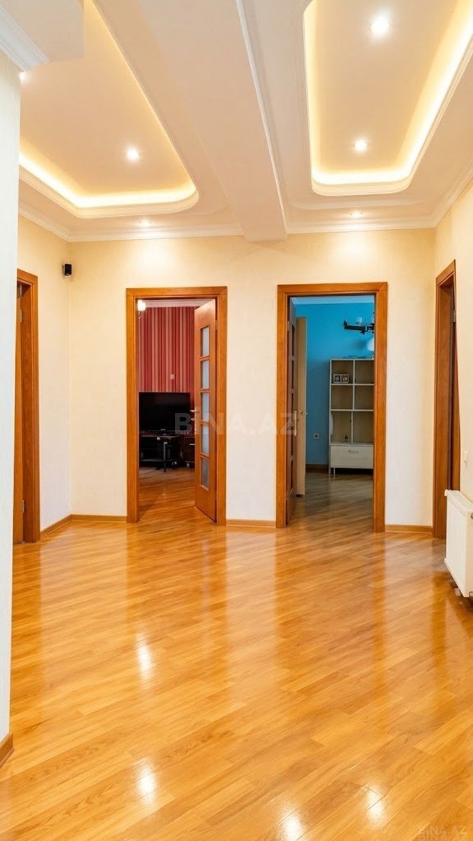 4 otaqlı Yeni tikili, Gənclik m., Bakı