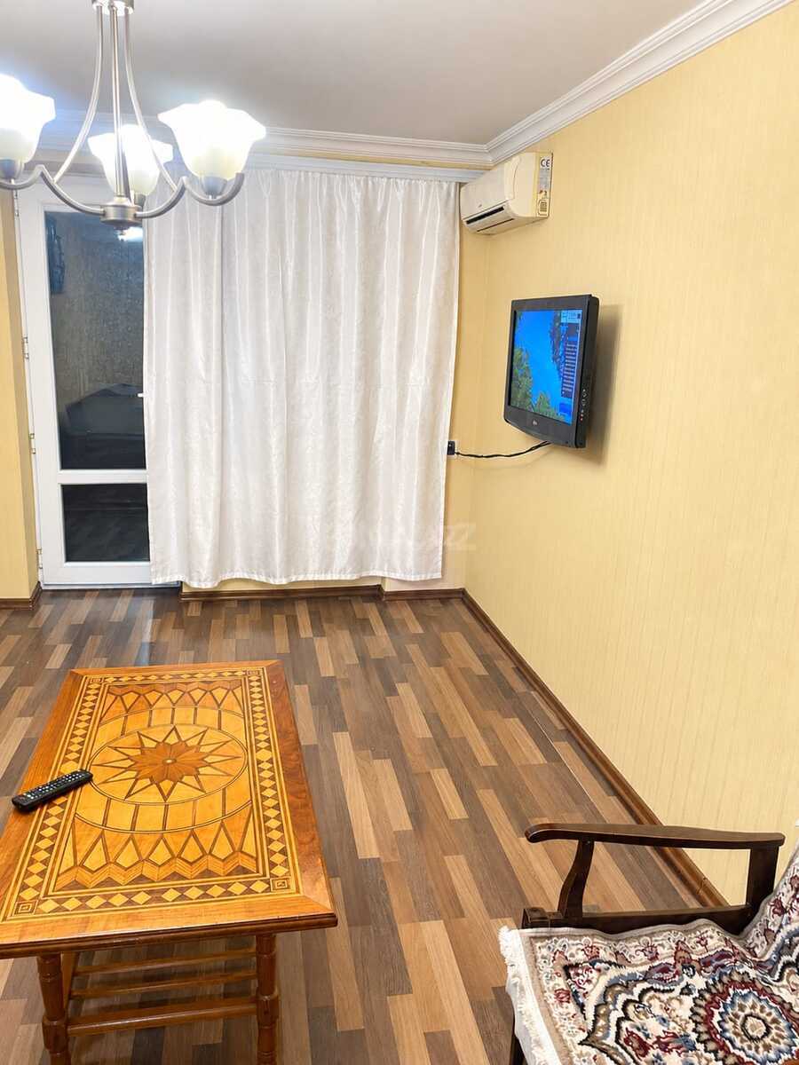 2 otaqlı Köhnə tikili, İnşaatçılar m., Bakı