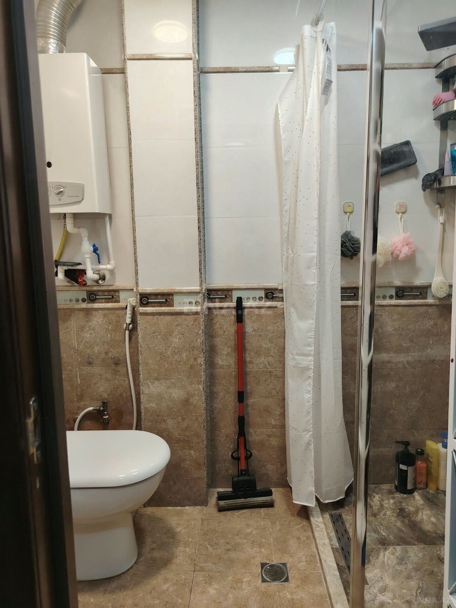 3 otaqlı Köhnə tikili, Şah İsmayıl Xətai m., Bakı