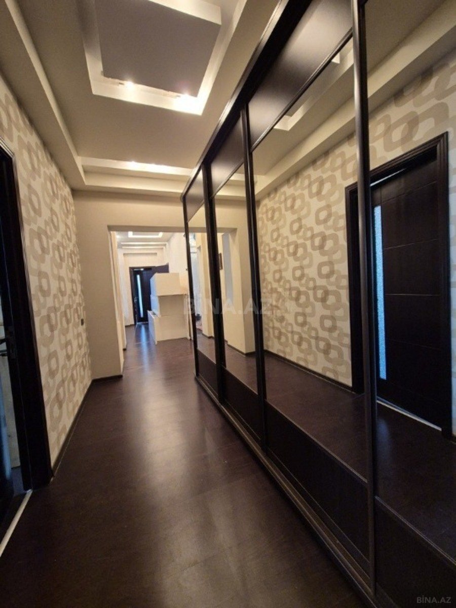 4 otaqlı Yeni tikili, İnşaatçılar m., Bakı