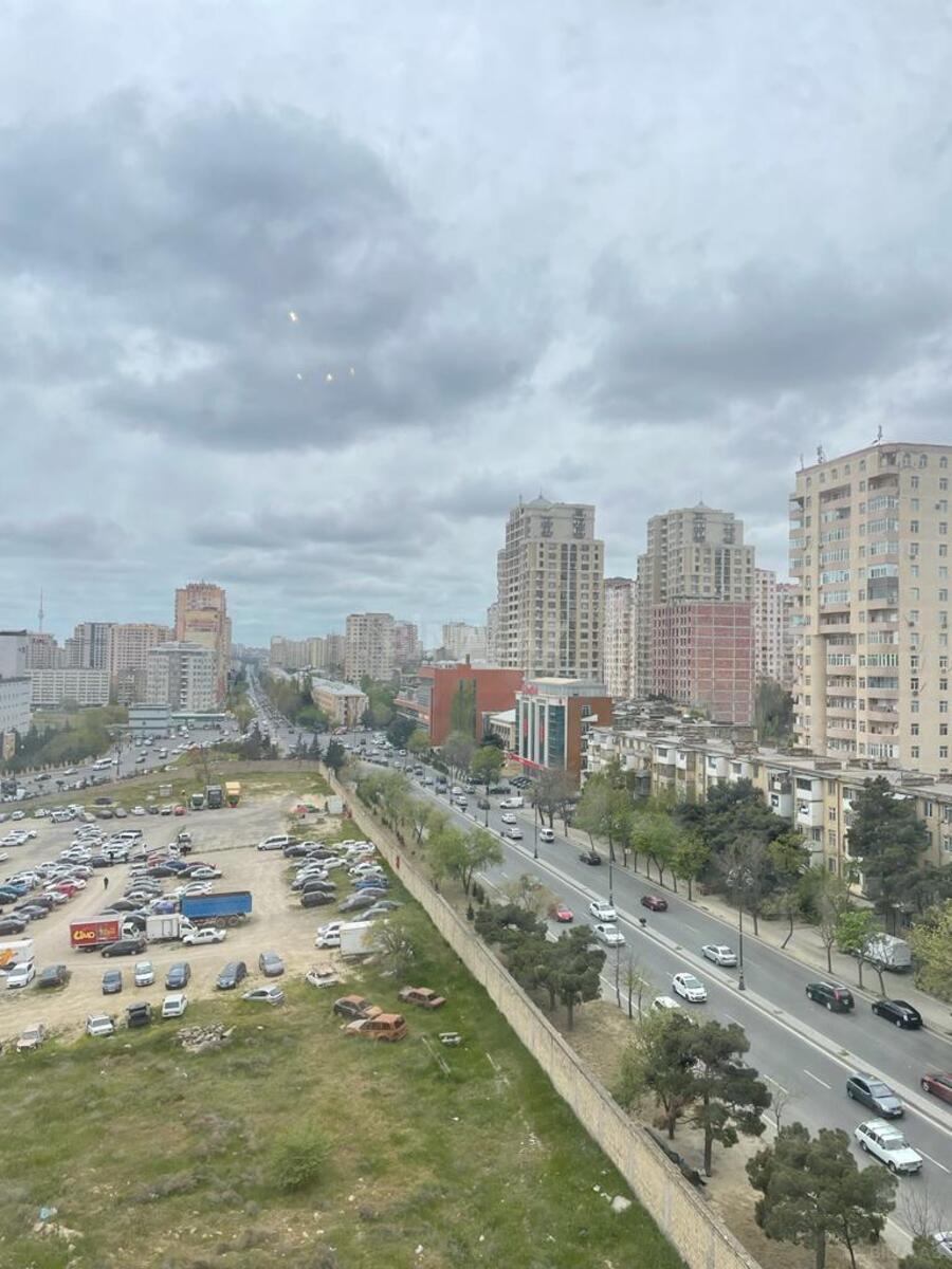 4 otaqlı Yeni tikili, İnşaatçılar m., Bakı
