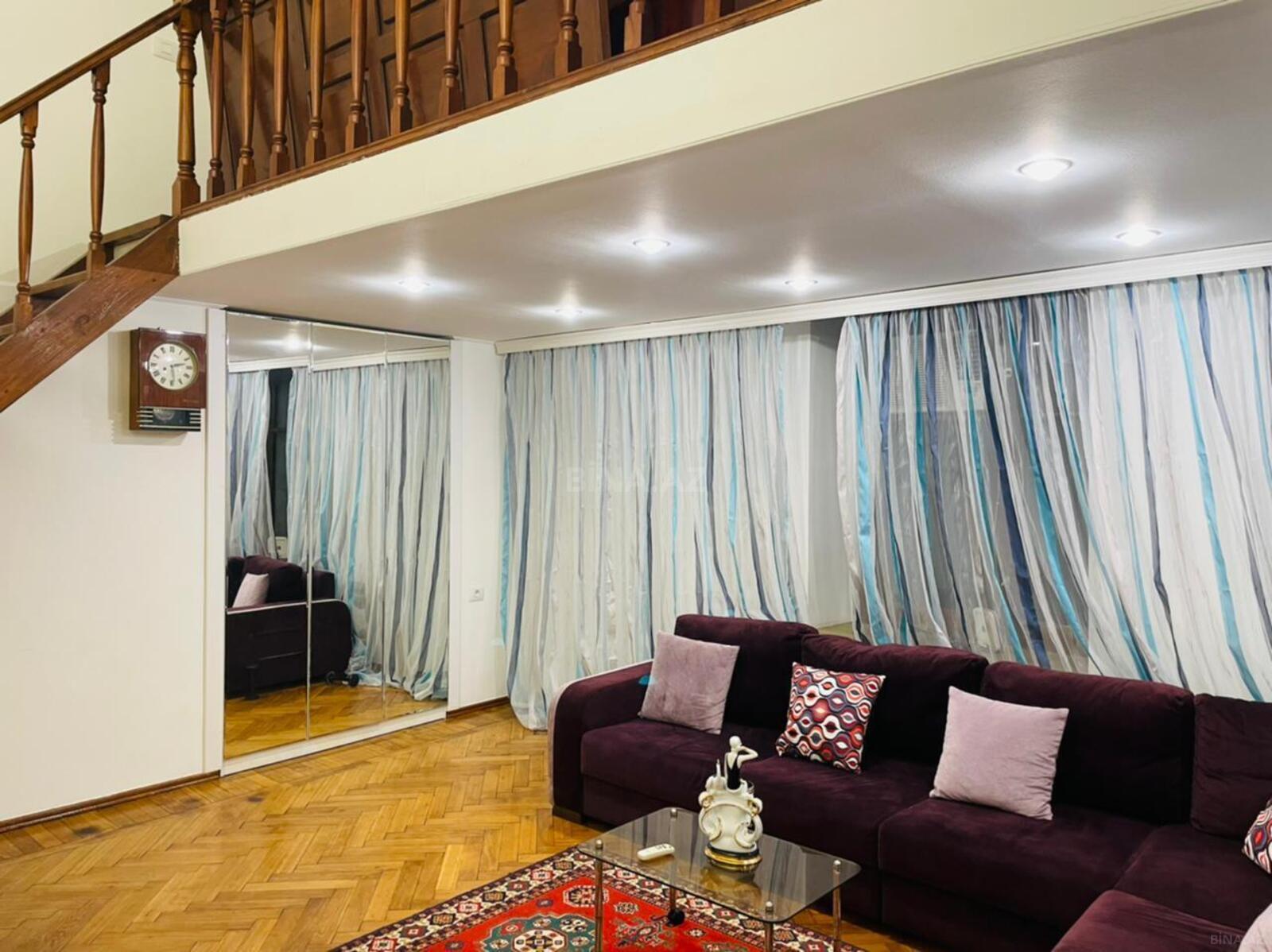 2 otaqlı Köhnə tikili, Sahil m., Bakı