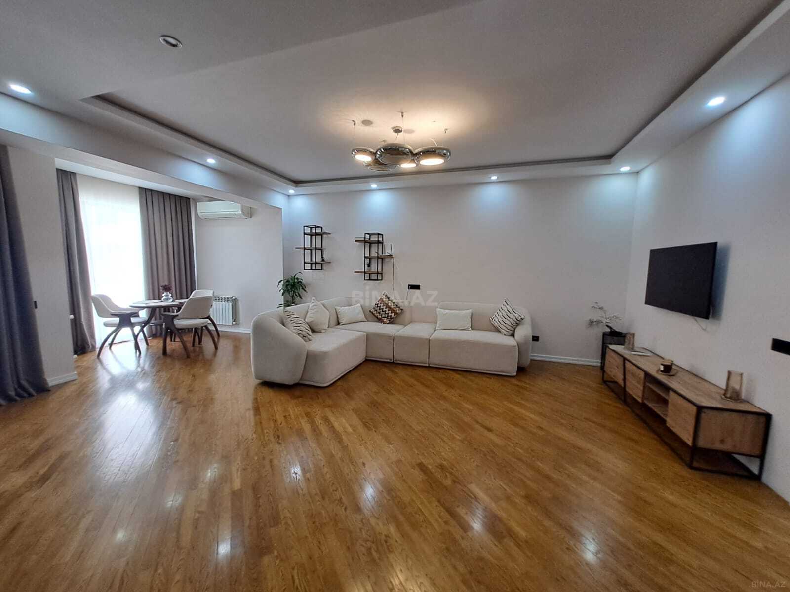 3 otaqlı Yeni tikili, Şah İsmayıl Xətai m., Bakı