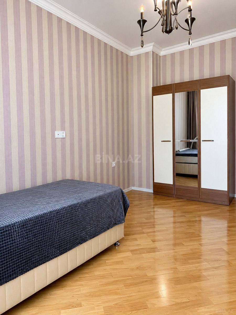 3 otaqlı Yeni tikili, Şah İsmayıl Xətai m., Bakı