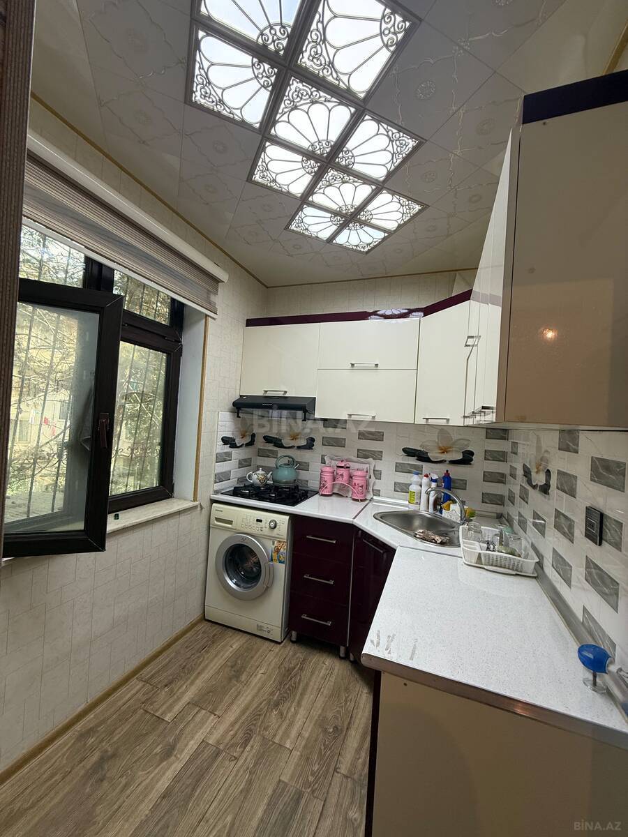 2 otaqlı Köhnə tikili, Memar Əcəmi m., Bakı