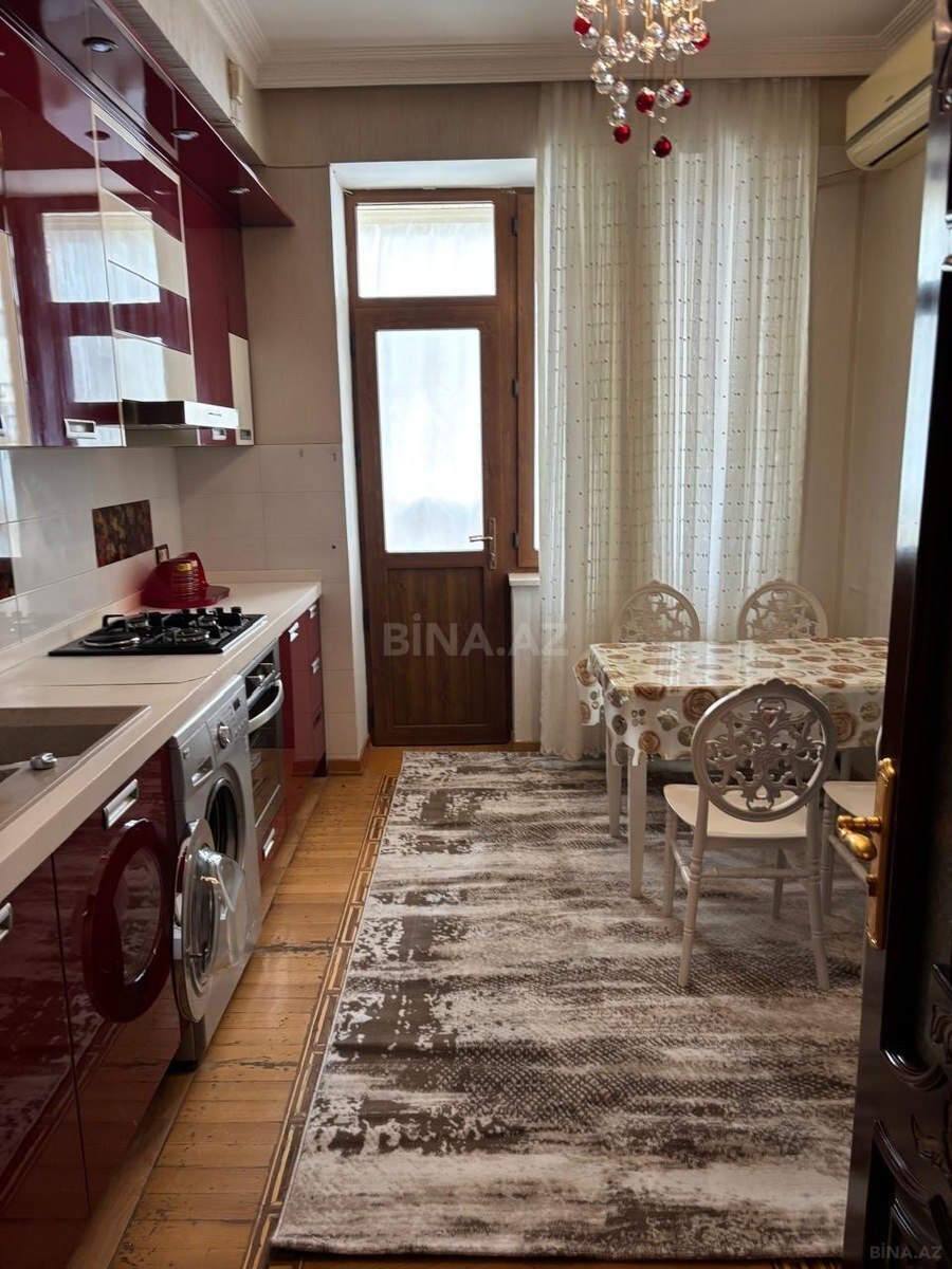 2 otaqlı Yeni tikili, 8-ci mikrorayon q., Bakı