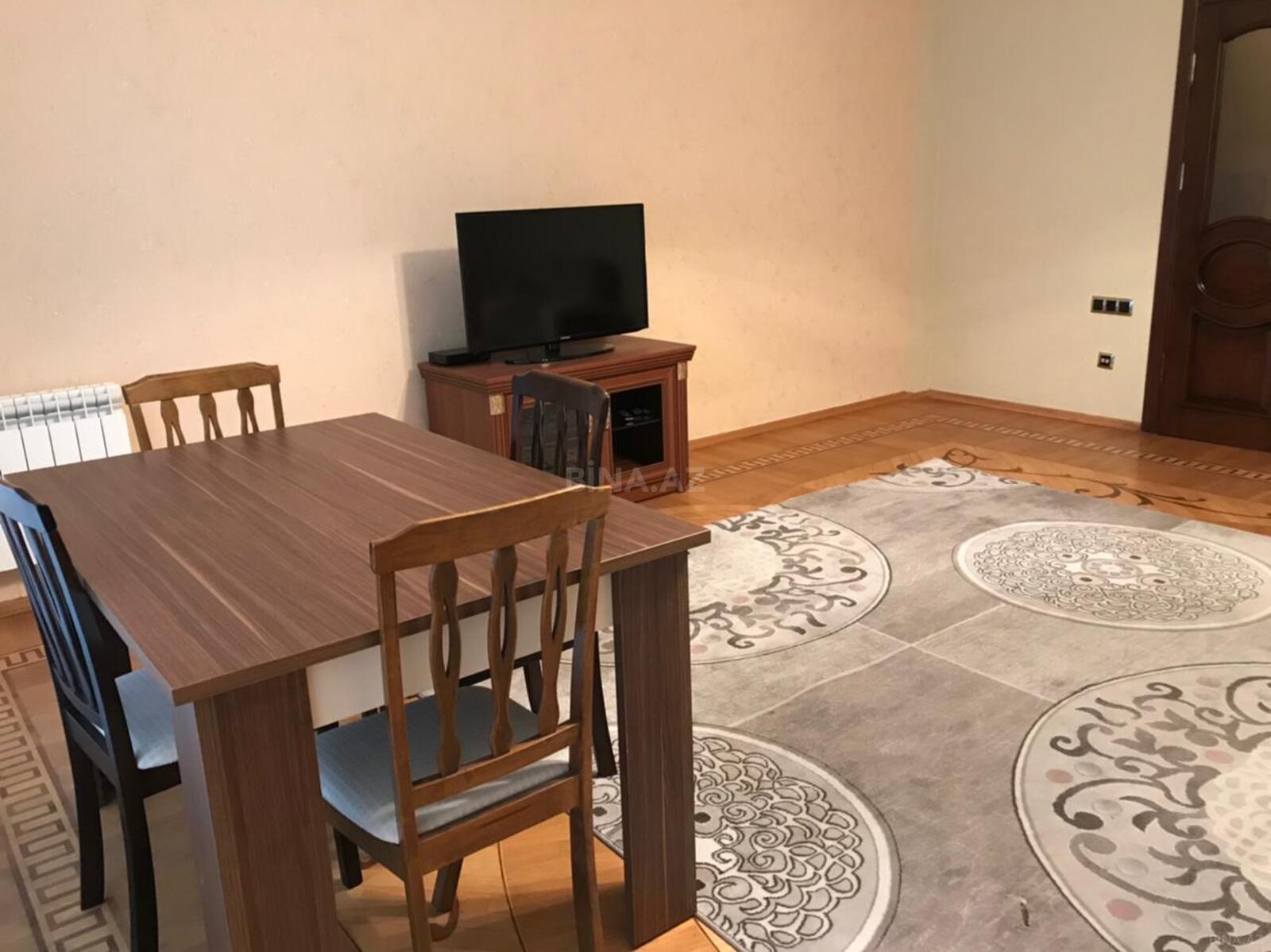 3 otaqlı Yeni tikili, Şah İsmayıl Xətai m., Bakı