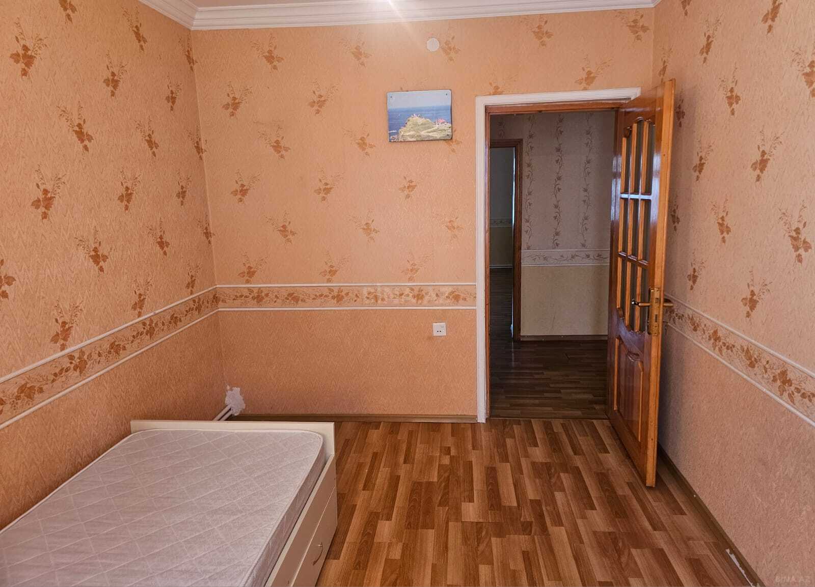 4 otaqlı Köhnə tikili, Badamdar q., Bakı