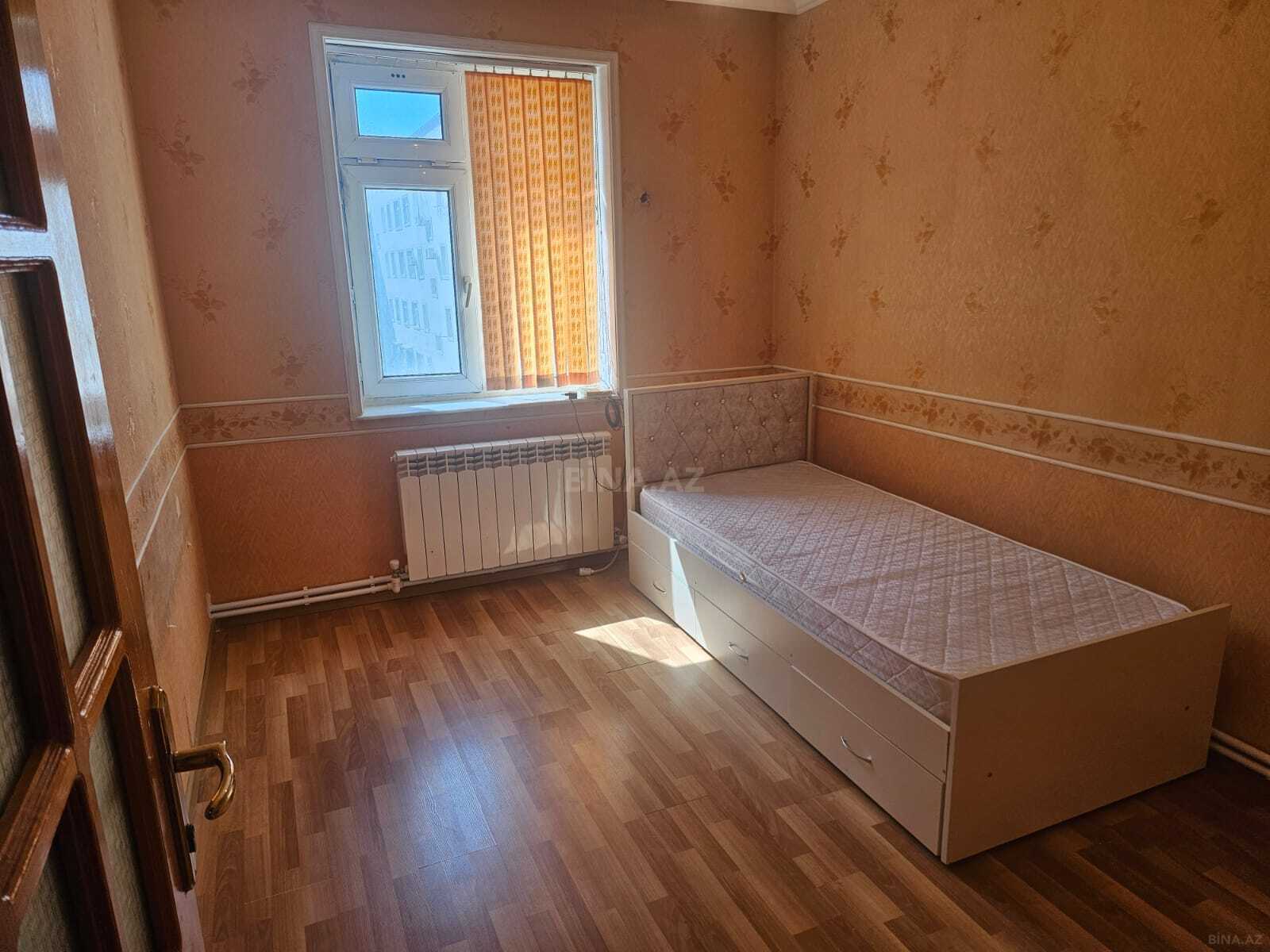 4 otaqlı Köhnə tikili, Badamdar q., Bakı