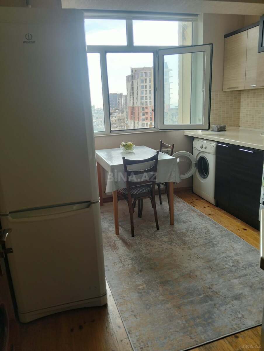 3 otaqlı Köhnə tikili, Köhnə Günəşli q., Bakı