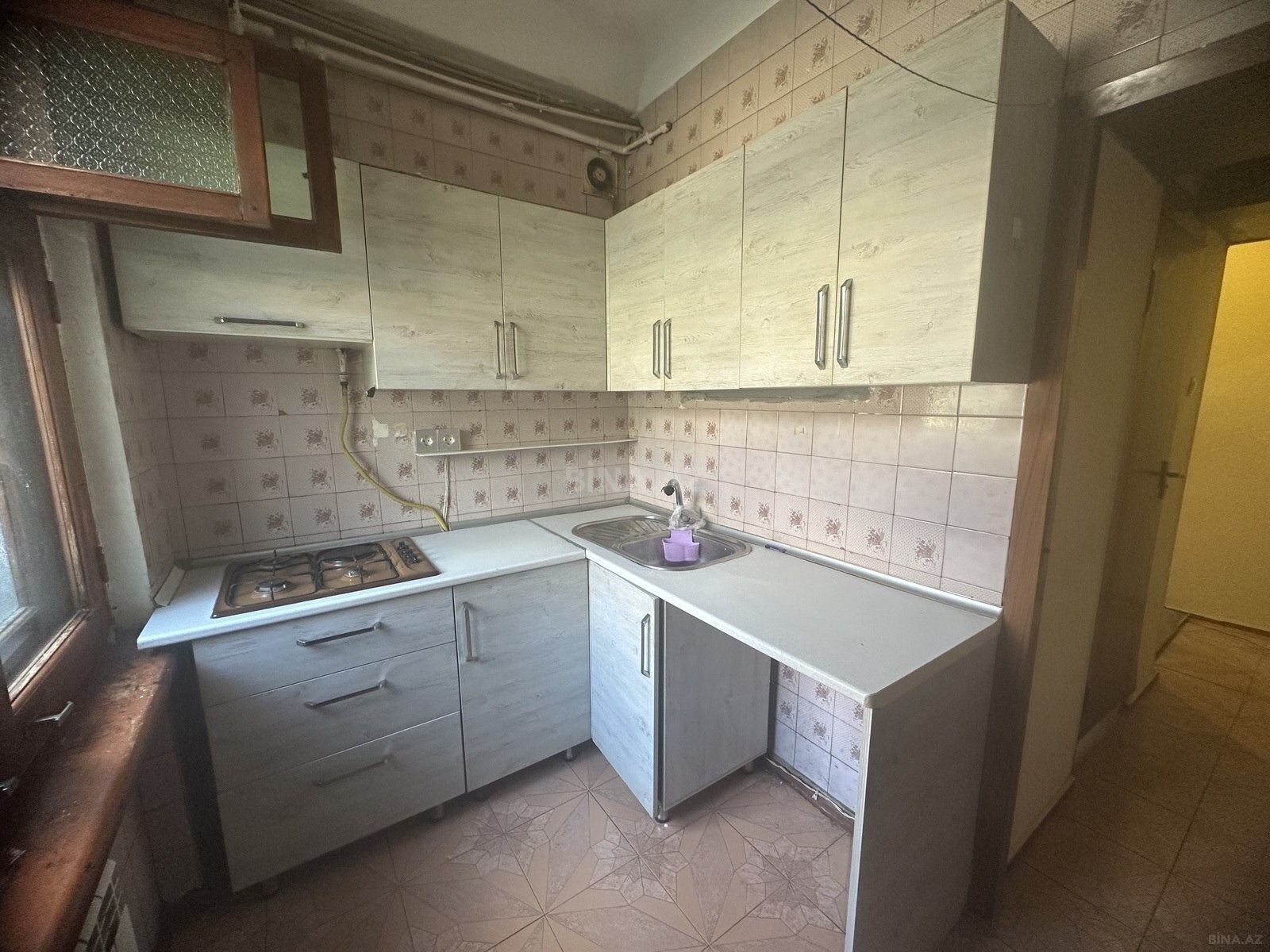 2 otaqlı Köhnə tikili, Neftçilər m., Bakı