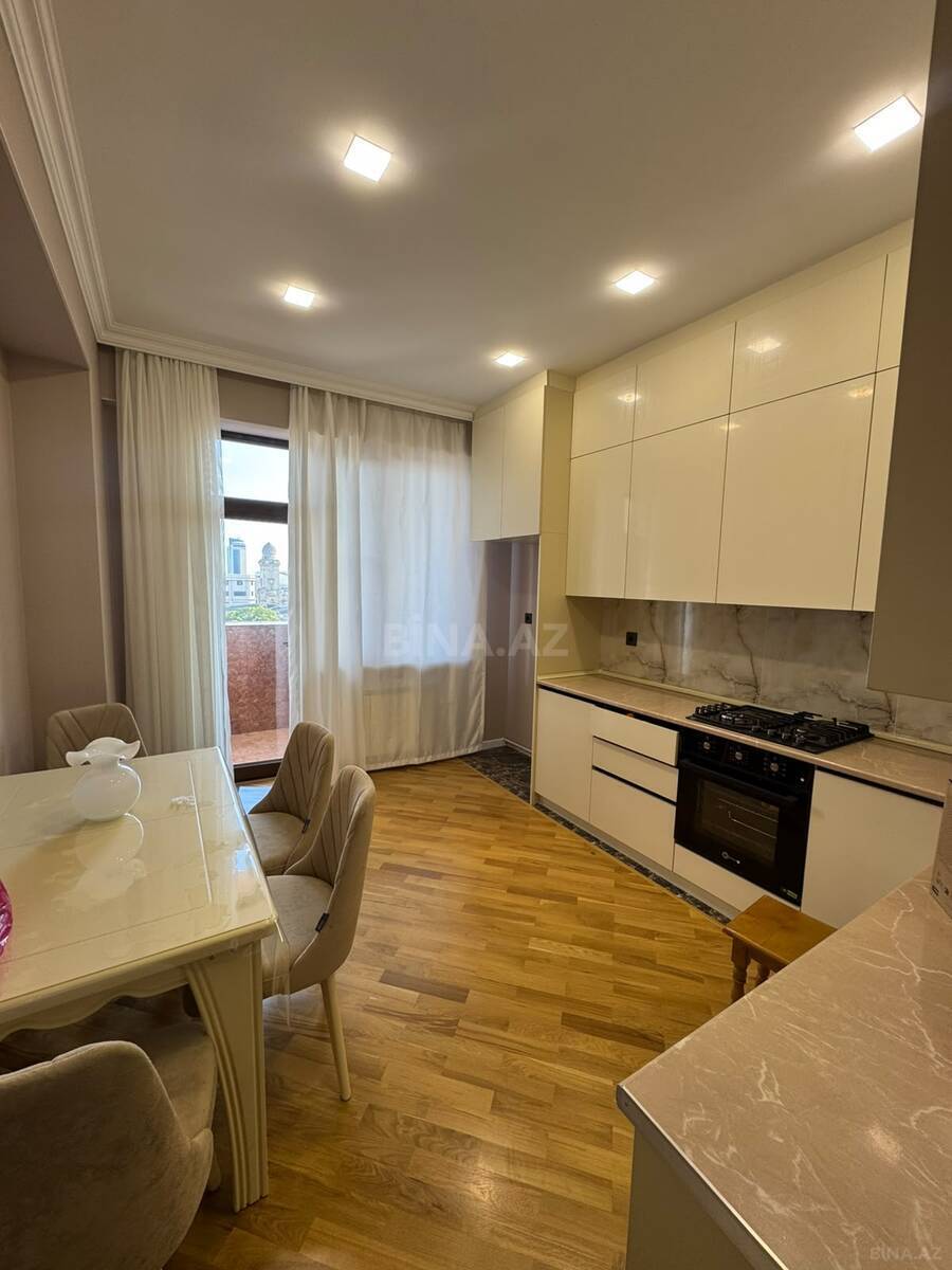 3 otaqlı Yeni tikili, 28 May m., Bakı