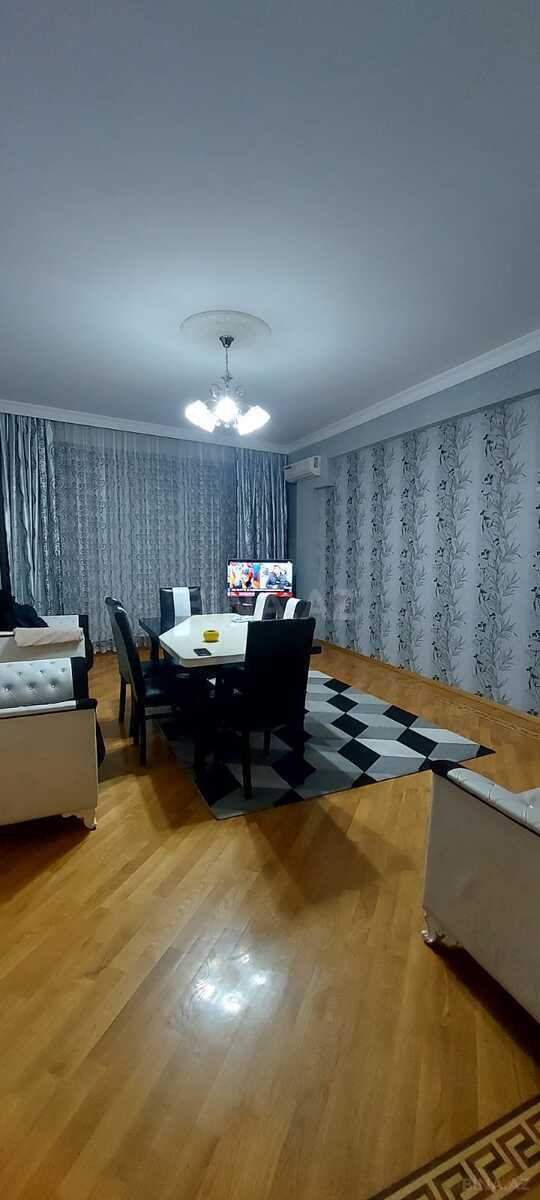 2 otaqlı Yeni tikili, Şah İsmayıl Xətai m., Bakı
