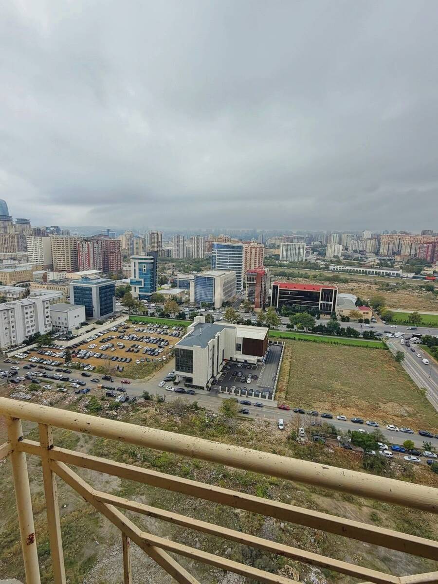 3 otaqlı Yeni tikili, Şah İsmayıl Xətai m., Bakı