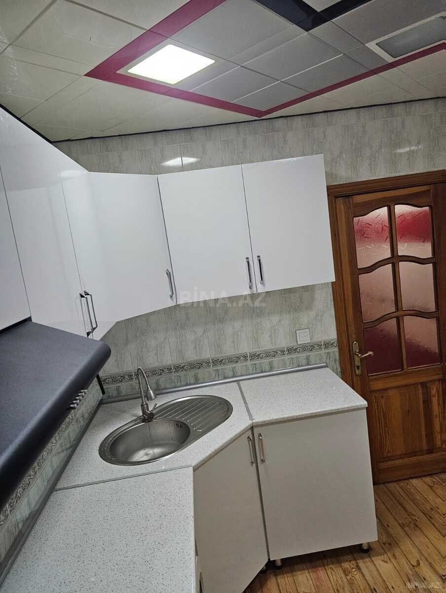 4 otaqlı Köhnə tikili, Badamdar q., Bakı