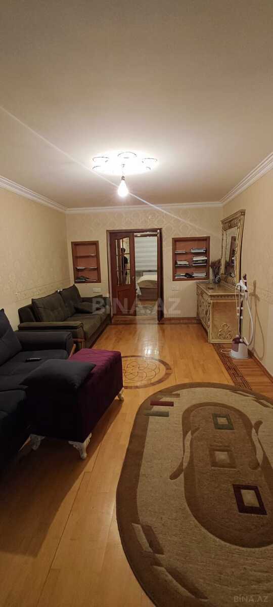 3 otaqlı Köhnə tikili, 8-ci mikrorayon q., Bakı