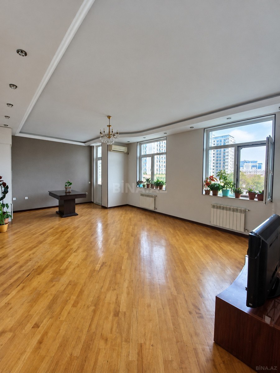 3 otaqlı Yeni tikili, Nizami m., Bakı