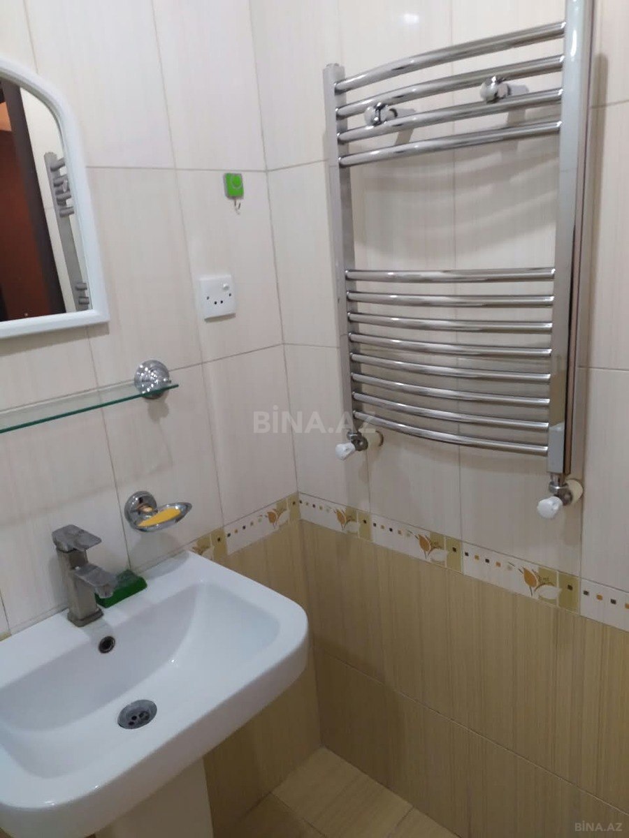 3 otaqlı Köhnə tikili, Şah İsmayıl Xətai m., Bakı