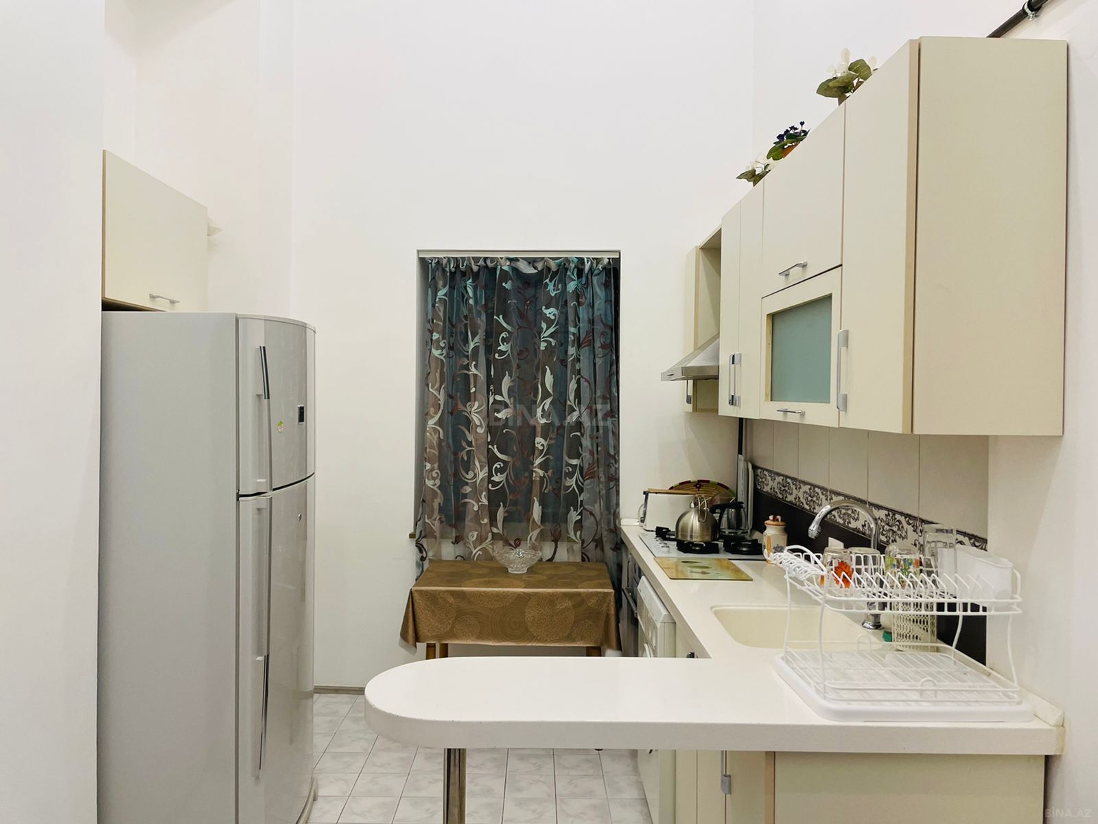 2 otaqlı Köhnə tikili, 28 May m., Bakı