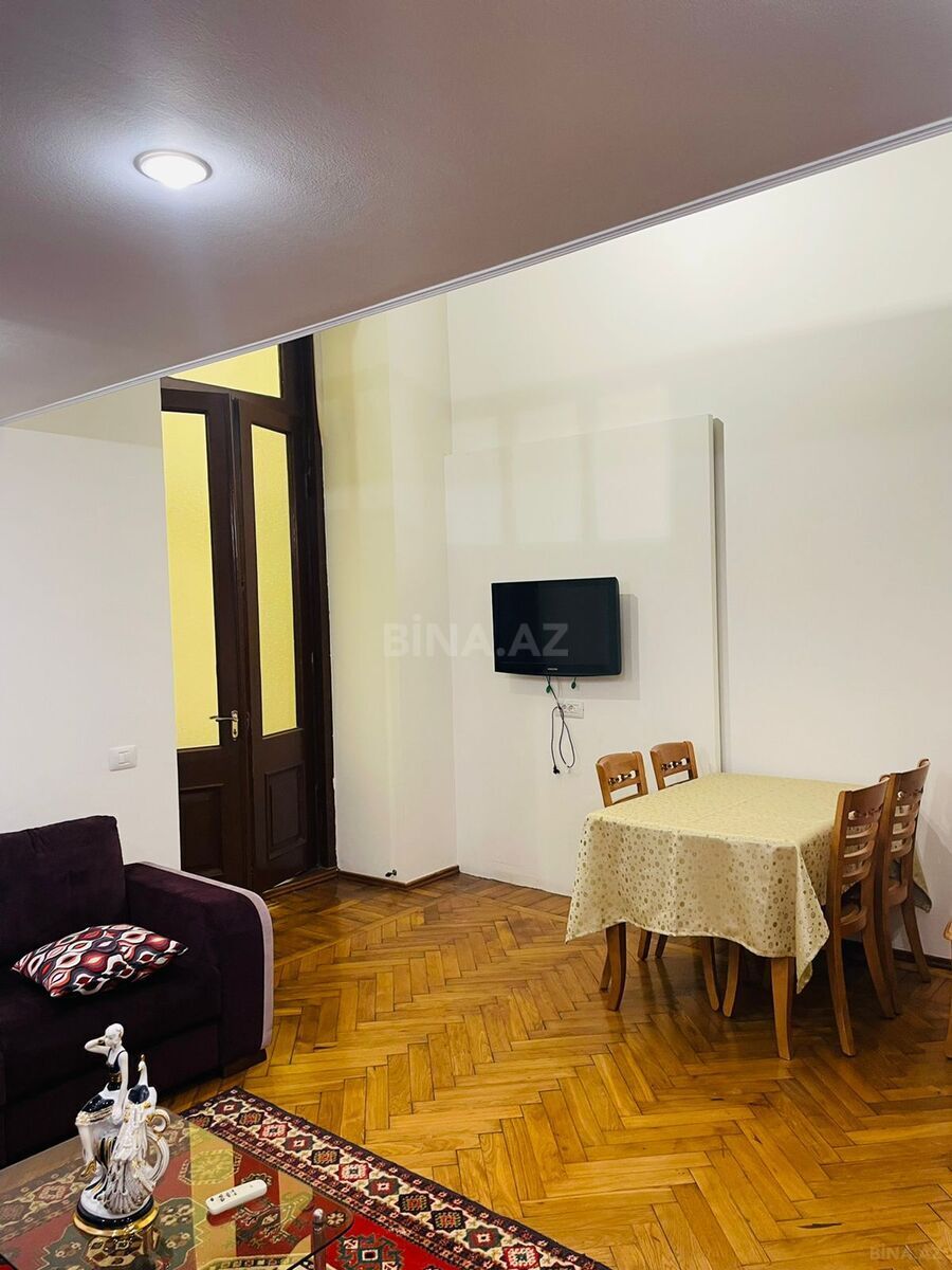 2 otaqlı Köhnə tikili, 28 May m., Bakı
