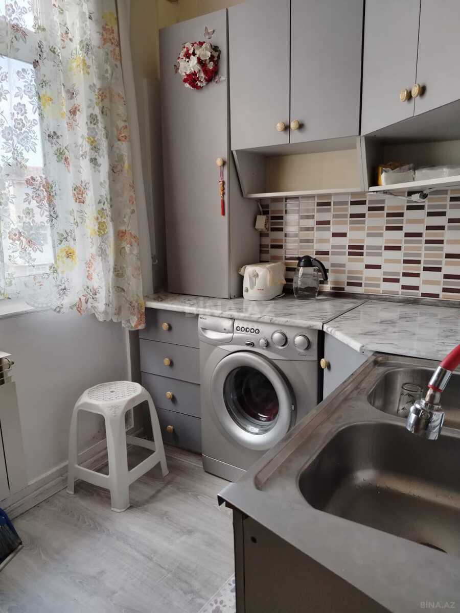 2 otaqlı Köhnə tikili, Memar Əcəmi m., Bakı