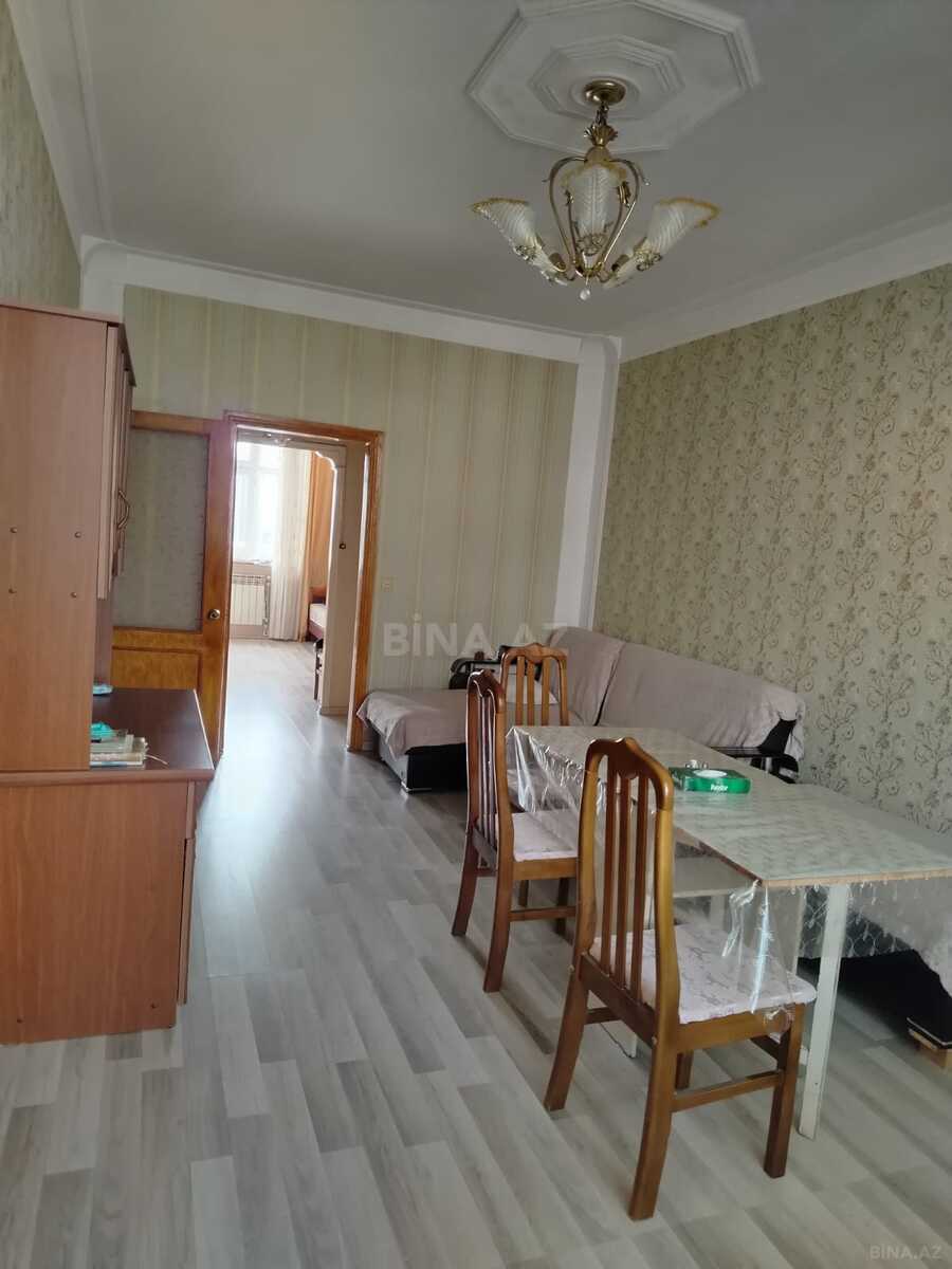 2 otaqlı Köhnə tikili, Memar Əcəmi m., Bakı