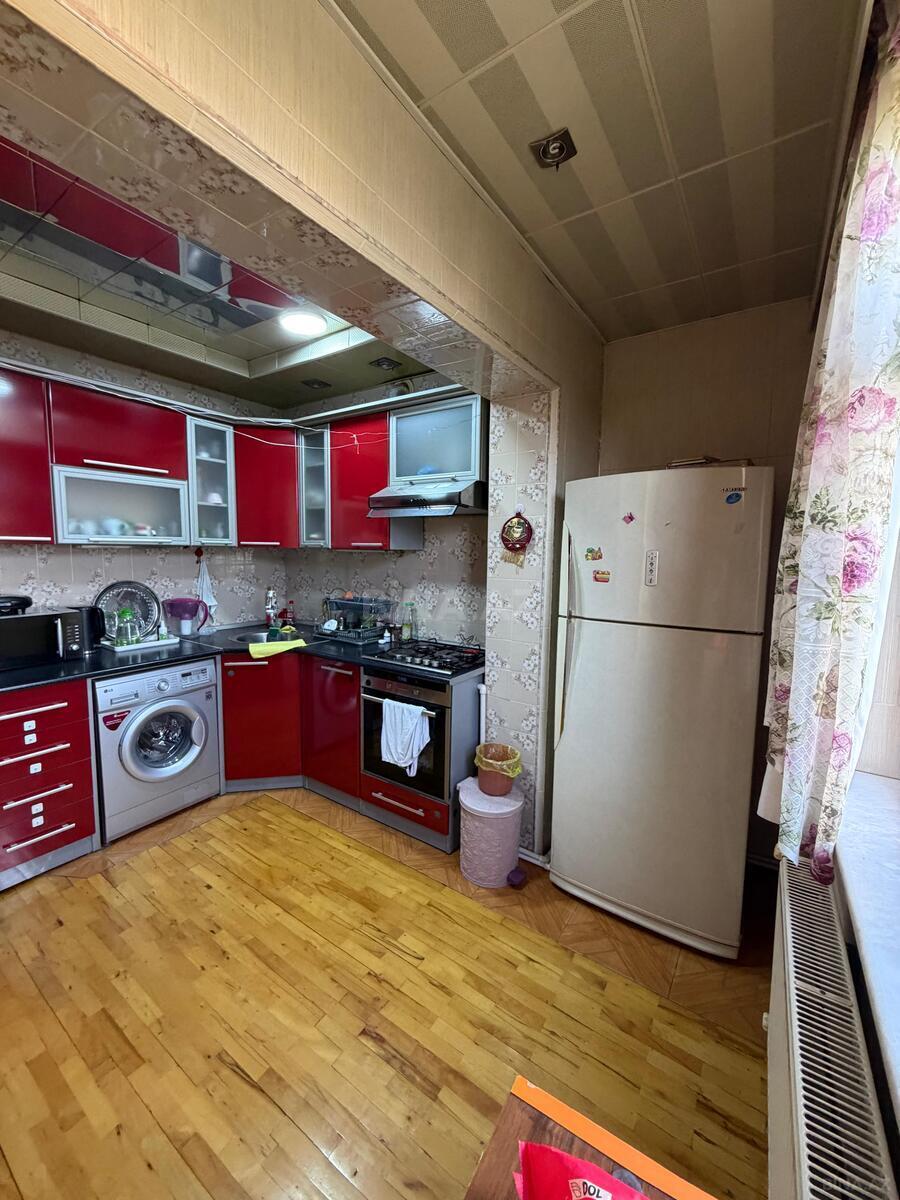 2 otaqlı Köhnə tikili, Azadlıq Prospekti m., Bakı