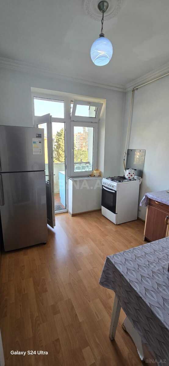 2 otaqlı Köhnə tikili, Xalqlar Dostluğu m., Bakı