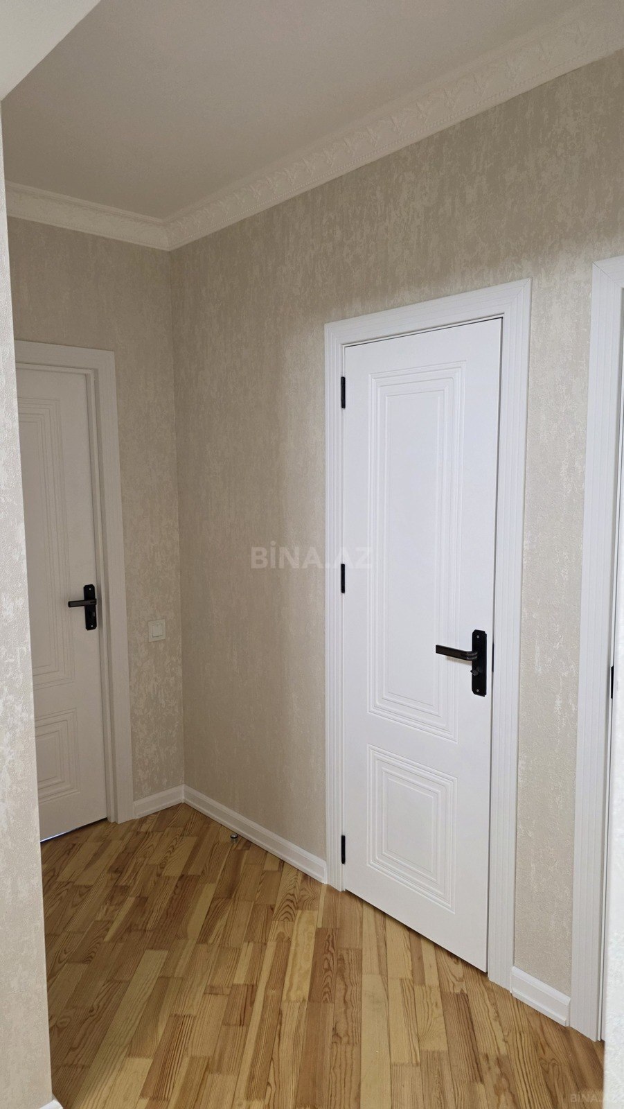 3 otaqlı Köhnə tikili, Bakıxanov q., Bakı