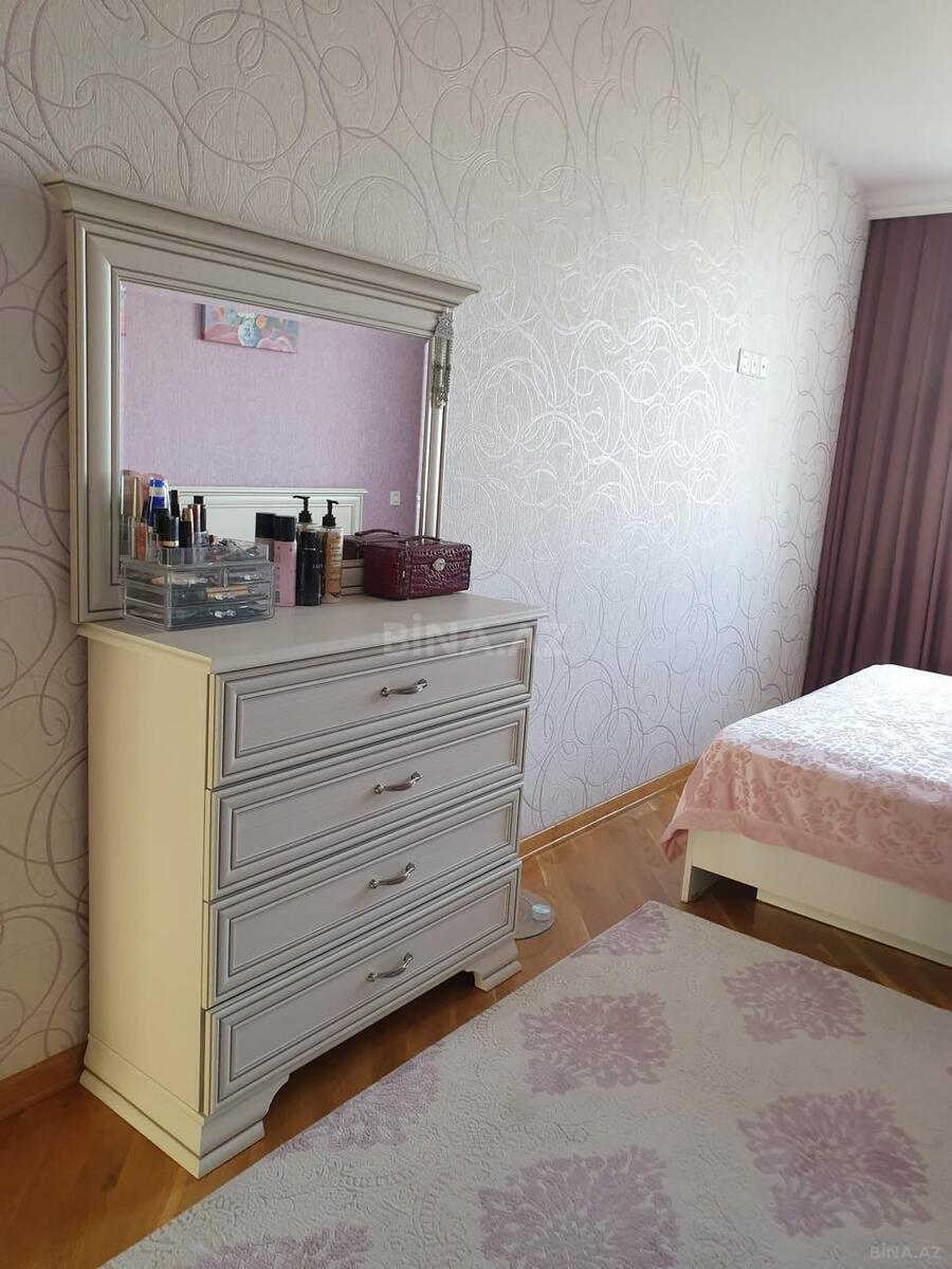 3 otaqlı Köhnə tikili, Elmlər Akademiyası m., Bakı