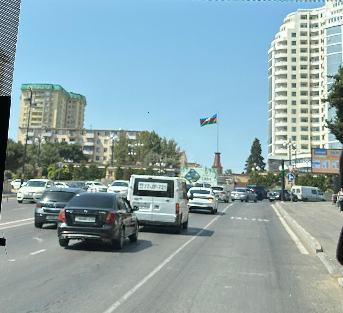 3 otaqlı Köhnə tikili, Elmlər Akademiyası m., Bakı