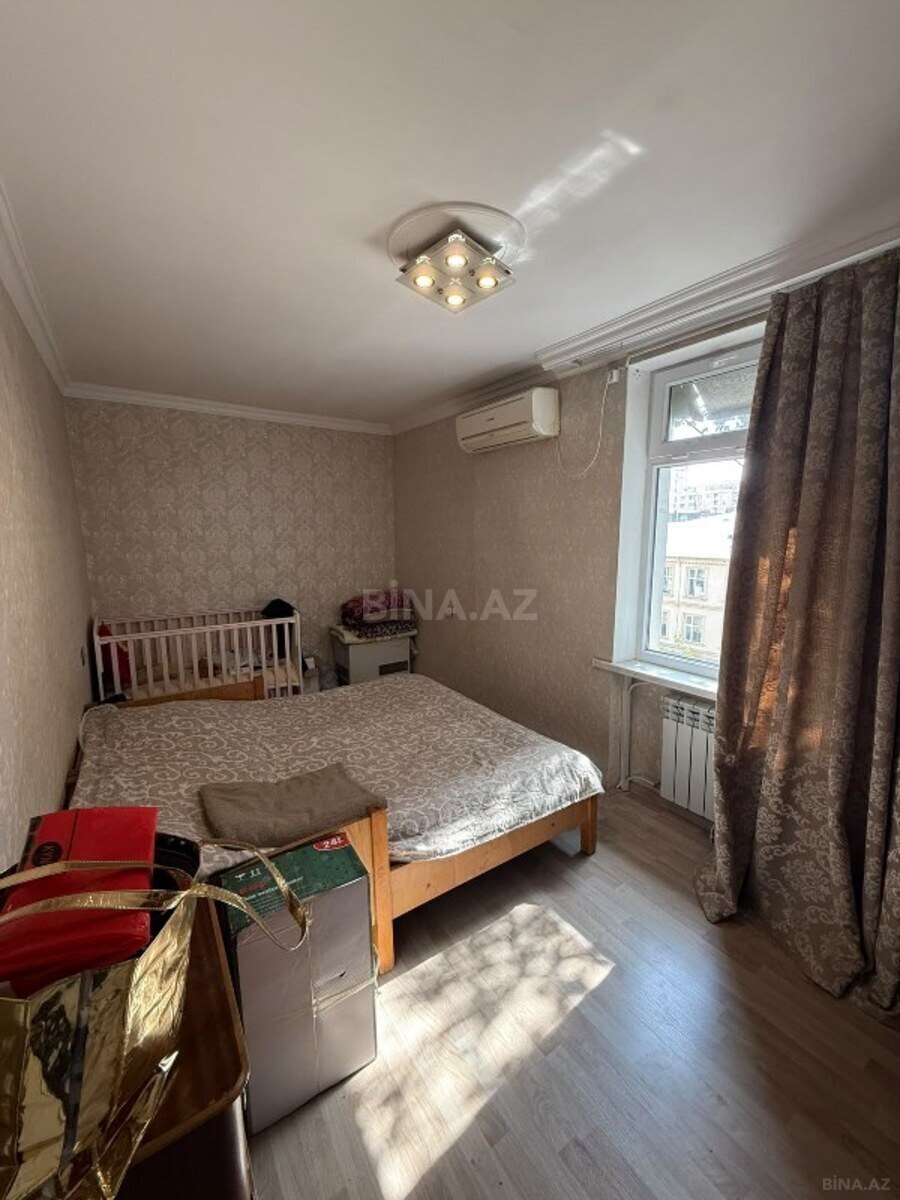 2 otaqlı Köhnə tikili, Elmlər Akademiyası m., Bakı
