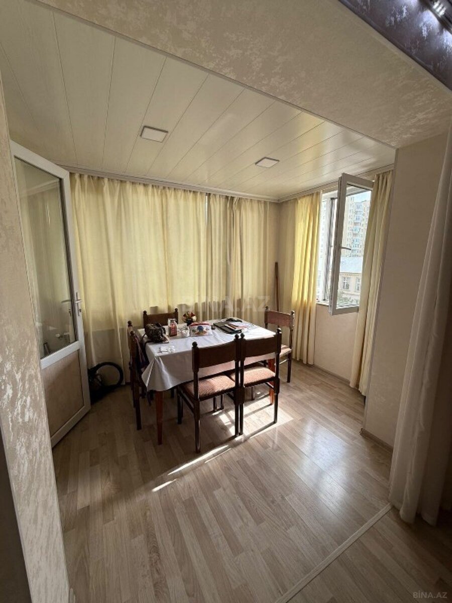 2 otaqlı Köhnə tikili, Elmlər Akademiyası m., Bakı