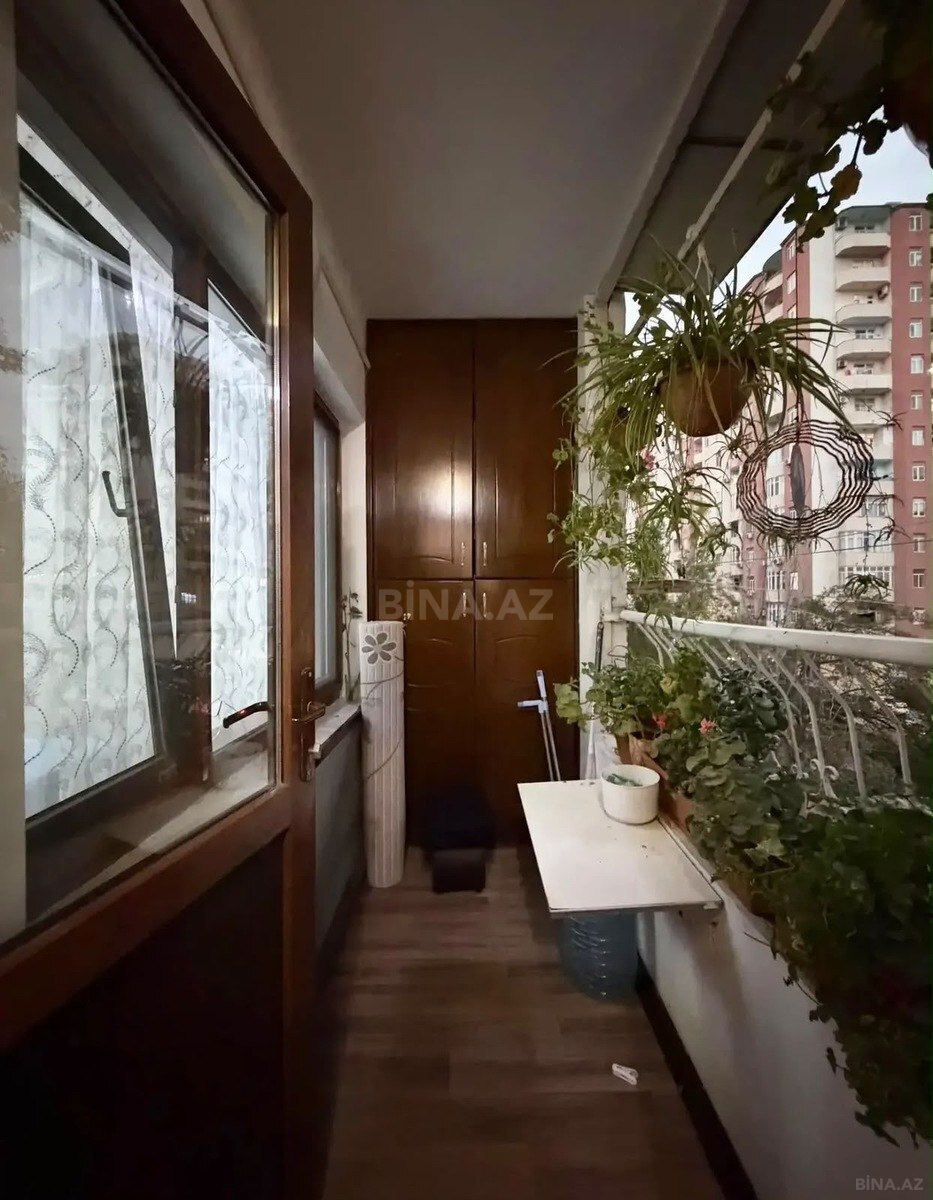 3 otaqlı Köhnə tikili, Xalqlar Dostluğu m., Bakı