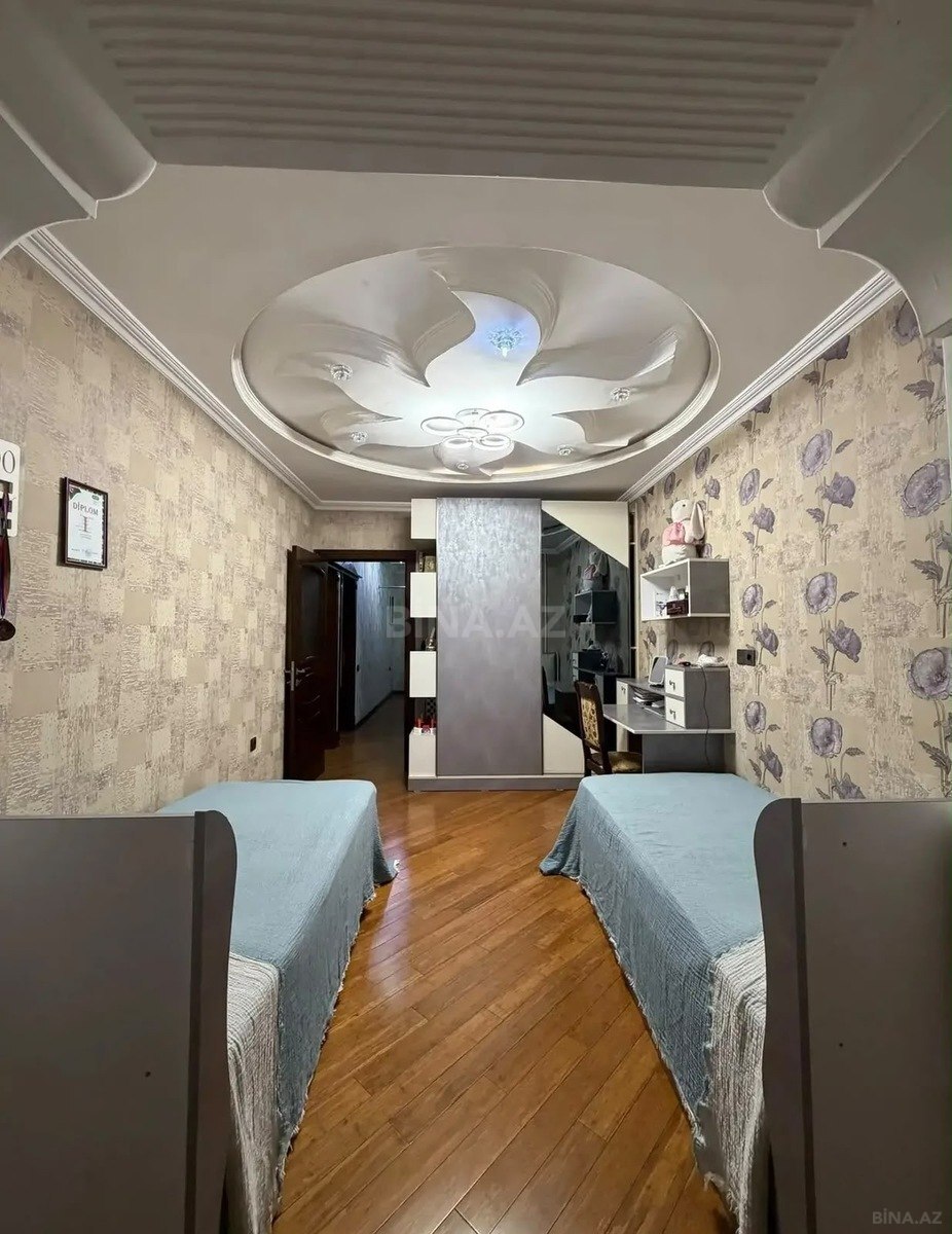 3 otaqlı Köhnə tikili, Xalqlar Dostluğu m., Bakı