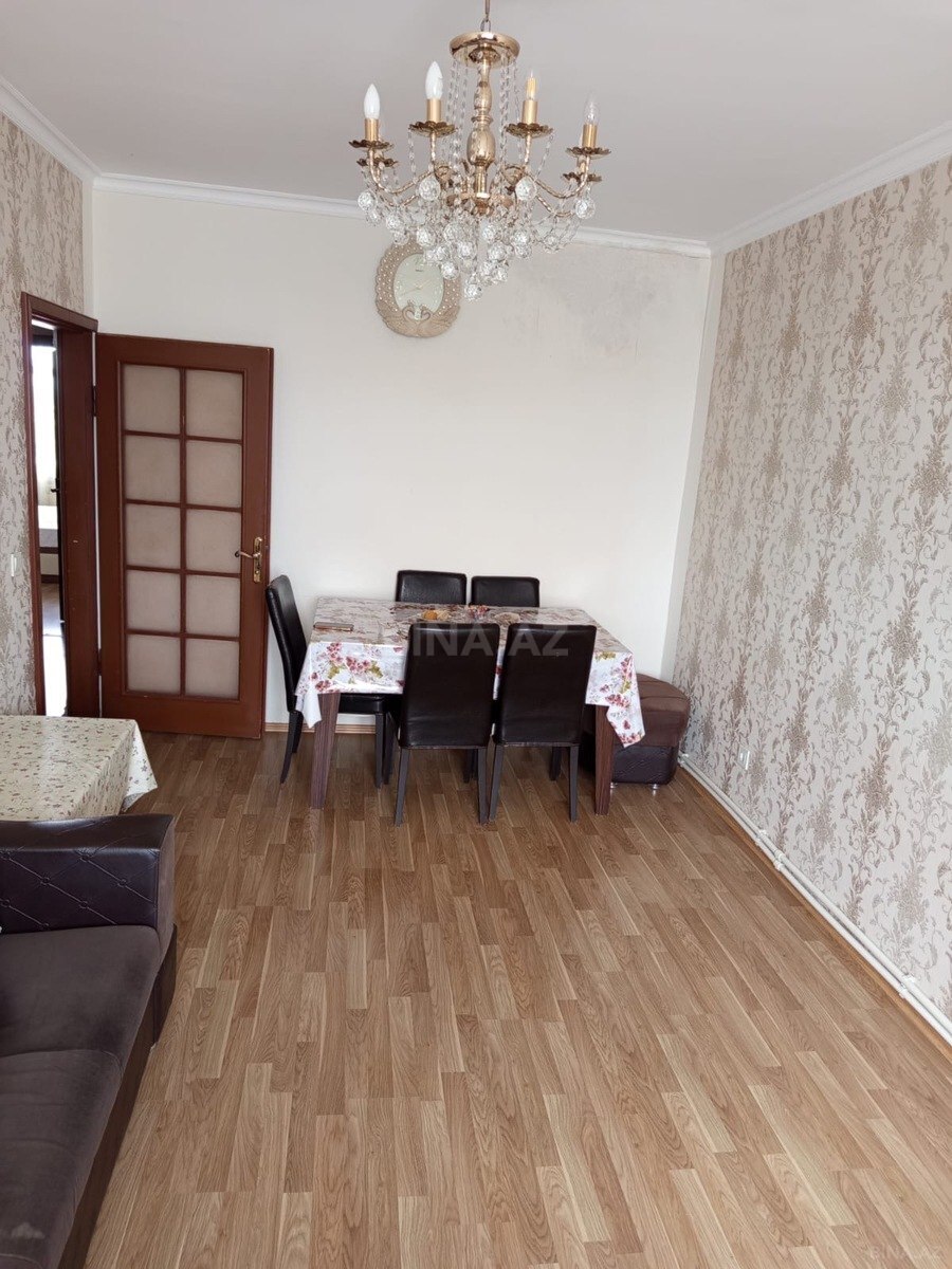 3 otaqlı Köhnə tikili, Həzi Aslanov m., Bakı
