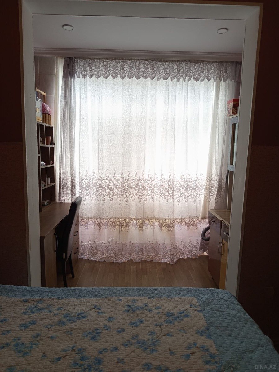 3 otaqlı Köhnə tikili, Həzi Aslanov m., Bakı